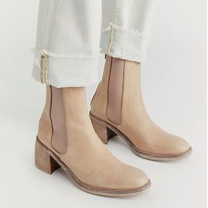 Essential Chelsea Boot